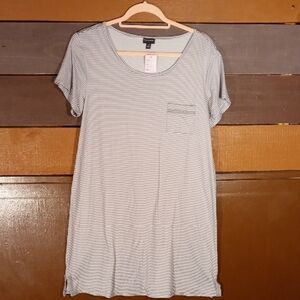 Like New Tahari Large Grey Striped With Grey Lace Short Sleeve Girly Nightshirt
